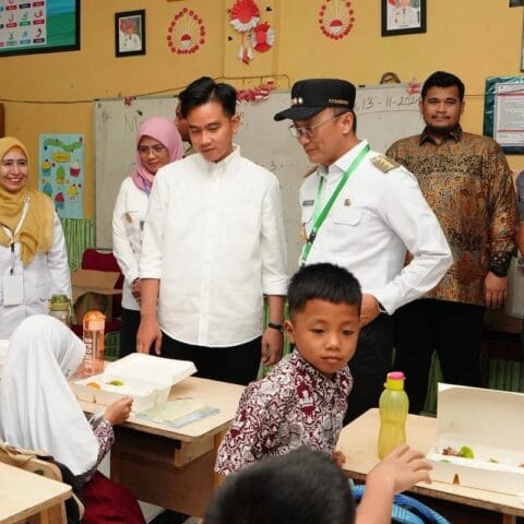 Wapres Gibran Tinjau Simulasi Makan Gratis di Maros Sulsel
