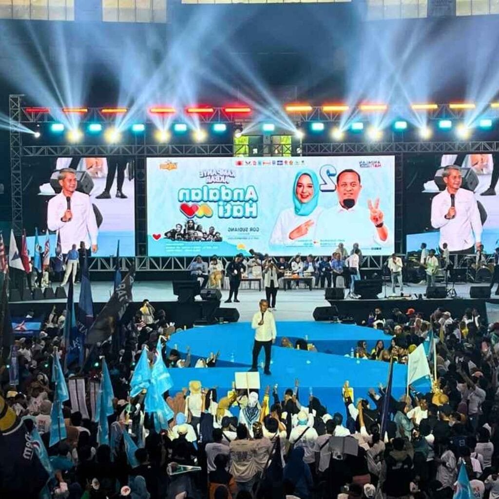 Andalan Hati Gelar Kampanye Akbar di GOR Sudiang, Puluhan Ribu Pendukung Tumpah Ruah