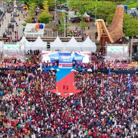 Kampanye Akbar Appi-Aliyah: Ribuan Warga Makassar Padati MNEK CPI 10 Kampanye Akbar Appi-Aliyah: Ribuan Warga Makassar Padati MNEK CPI