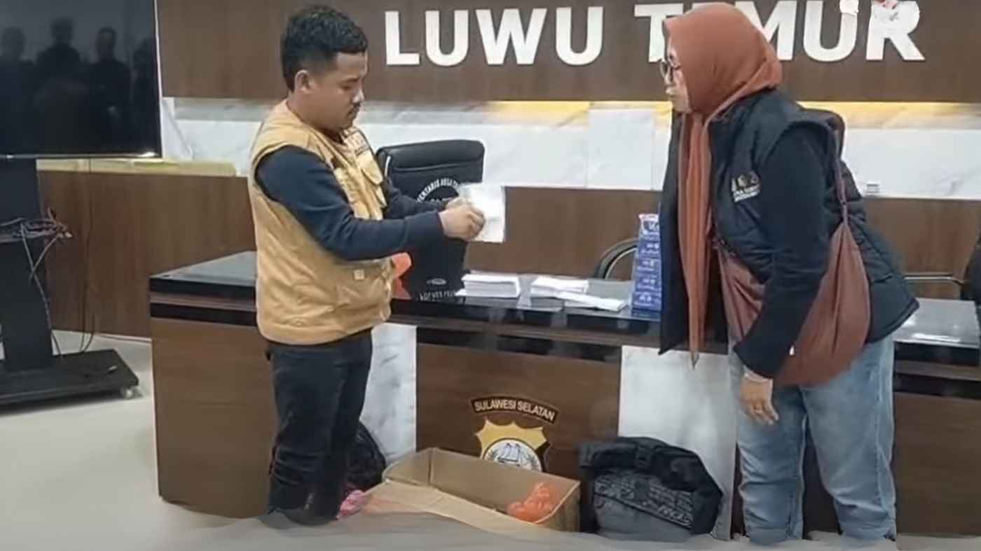 Serangan Fajar di Luwu Timur? Polisi Temukan Ratusan Amplop Uang Menjelang Pemilu!