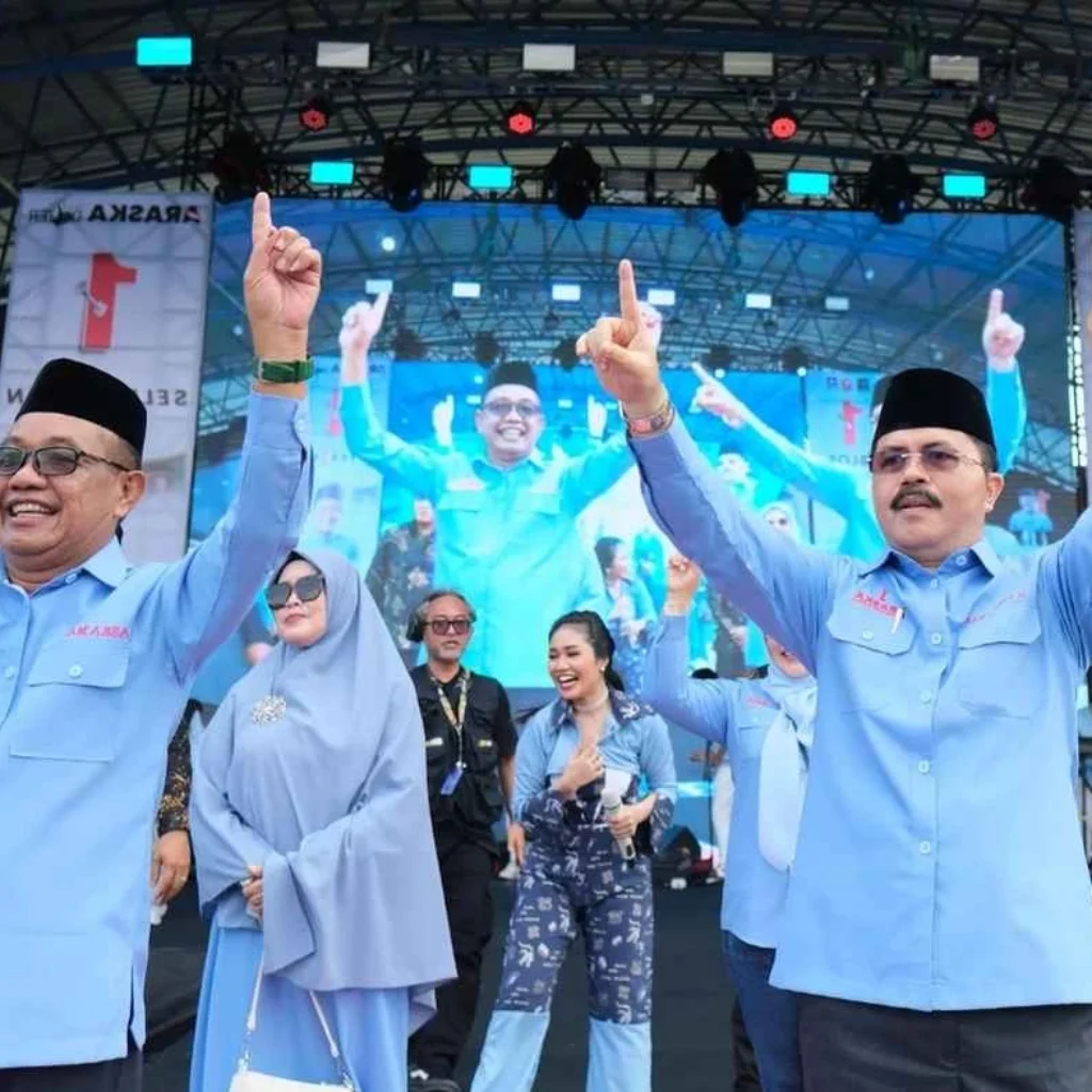 Ribuan Warga Padati Kampanye Akbar ARASKA di Barru, Janjikan “Barru EMAS” untuk Masa Depan Lebih Baik