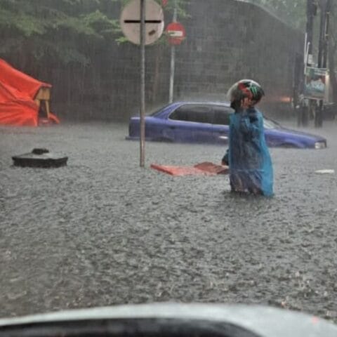 528 Warga Mengungsi dan 11 Kecamatan di Makassar Tergenang Banjir