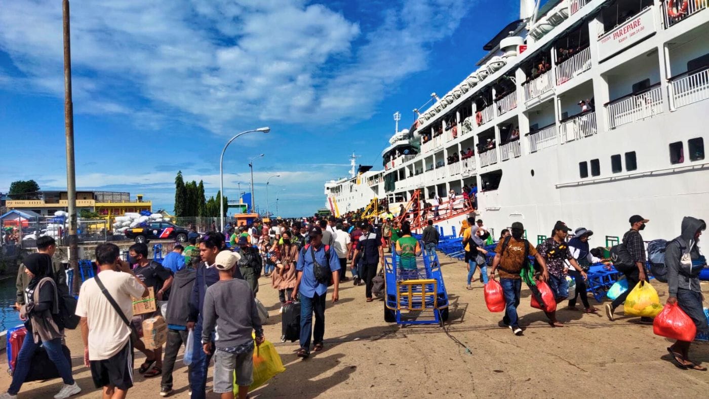 6.000 Penumpang Tiba di Pelabuhan Parepare, Lonjakan Arus Nataru Diprediksi Terus Meningkat!