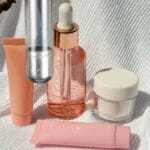 Ilustrasi skincare merkuri, skincare berbhaya, kosmetik berbahaya