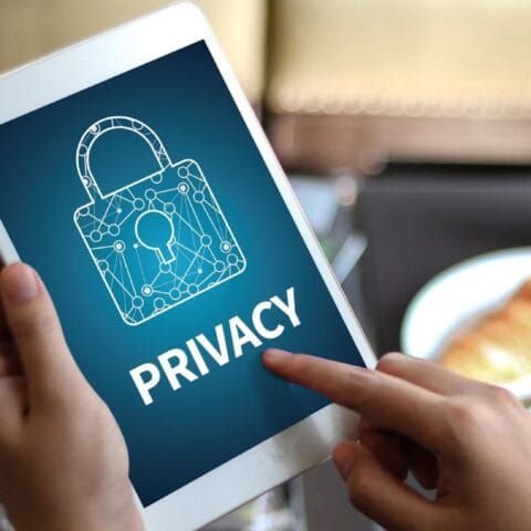 OJK Ingatkan Waspada Penyalahgunaan Data KTP dan Foto Wajah untuk Pinjol 20241225 201748 0000