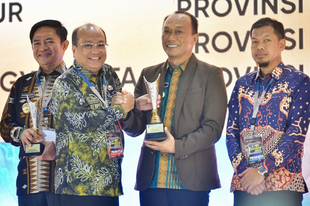 Pj Gubernur Sulsel Prof Zudan Arif Fakrulloh Raih Dua Penghargaan APBD Award 2024 untuk Pertama Kali