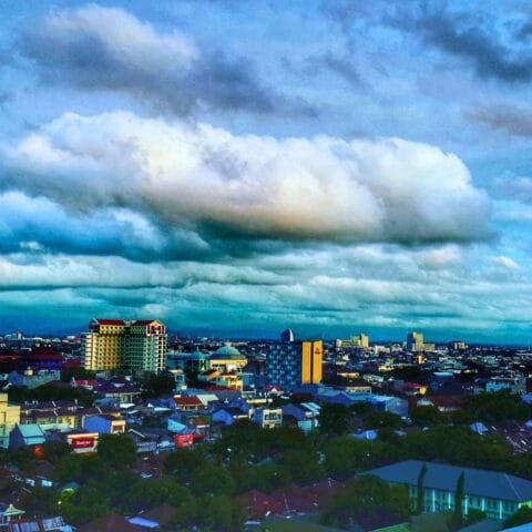 Cuaca Ekstrem di Sulsel hingga 31 Januari Waspada Banjir dan Longsor 23 Prakiraan Cuaca Besok 28 Desember 2024 Hujan Ringan Dominasi Wilayah Makassar dan Sekitarnya