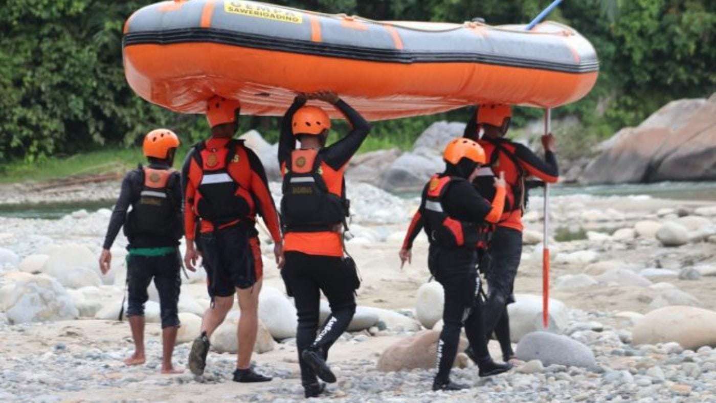 SAR Makassar, SAR Makassar Gelar Pelatihan Arus Deras di Sungai Rongkong, Tingkatkan Kesiapsiagaan Hadapi Banjir!