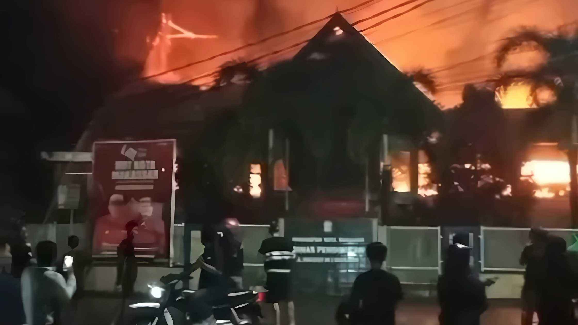 Kebakaran kantor dinas pendidikan kota Makassar