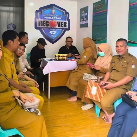 Kecamatan Bontoala Gencarkan Monitoring dan Koordinasi Pokja Kelurahan Sehat, Targetkan Lingkungan Bersih, Nyaman, dan Mandiri 20 Kecamatan Bontoala Gencarkan Monitoring dan Koordinasi Pokja Kelurahan Seha_20250103_170336_0000