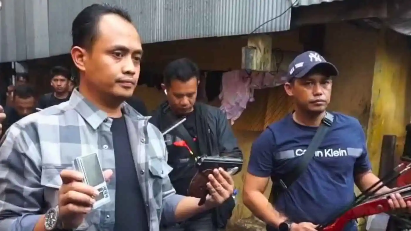 Kampung Narkoba di Makassar Digrebek Polisi Temukan Senjata Airsoft Gun dan Sabu