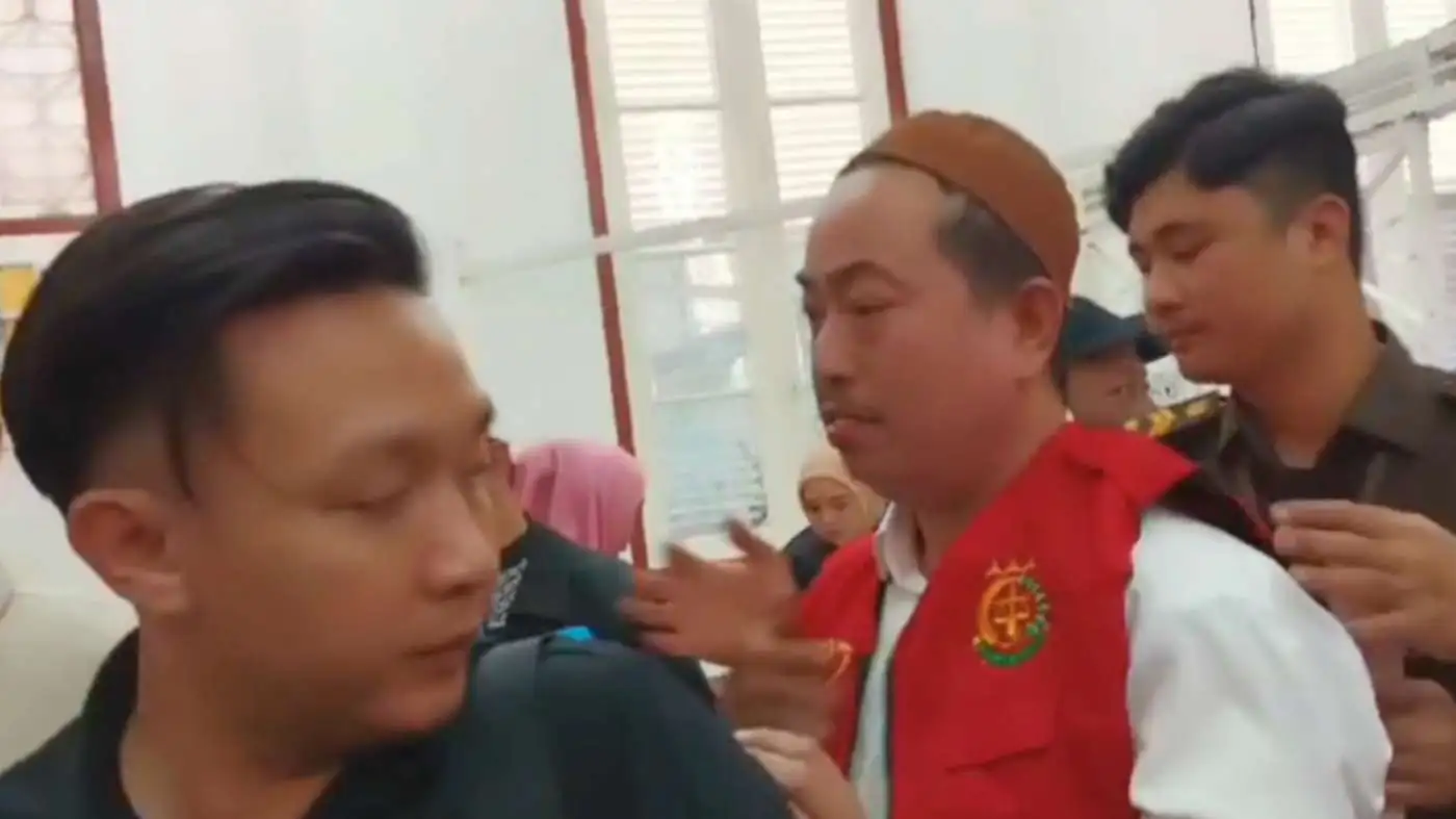 Sidang Perdana Agus Salim Didakwa Sebar Produk Tanpa Izin BPOM