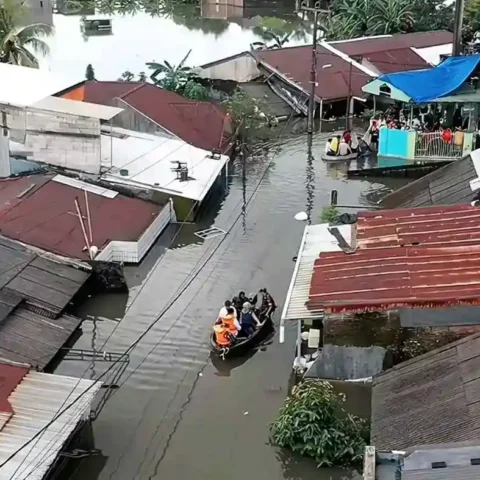 Pemkot Makassar Tetapkan Status Tanggap Darurat Banjir Terparah Tahun Ini 11 Pemkot Makassar Tetapkan Status Tanggap Darurat Banjir Terparah Tahun Ini