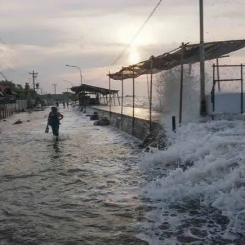 Peringatan Dini Banjir Pesisir di Sulawesi Selatan: Ancaman Rob Hingga 11 Februari 2025 14 Ilustrasi banjir Rob pesisir