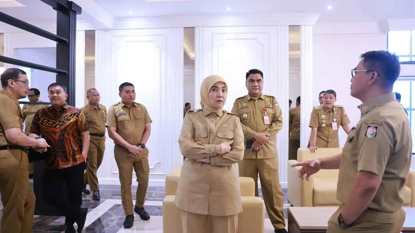 Hari Pertama Bertugas, Wakil Wali Kota Makassar Aliyah Mustika Ilham Sapa Jajaran Pemkot dan Tinjau Ruang Kerja
