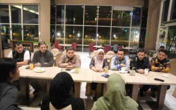 Wali Kota Makassar Munafri Arifuddin bersama Kapolrestabes Makassar Kombes Pol. Arya Perdana, Dandim 1408/Makassar Kolonel Inf Franki Susanto, dan kepala daerah Luwu Raya dalam pertemuan tertutup di Hotel Novotel Makassar, Minggu (27/7/2025), guna menjaga kondusifitas kota dan meredam isu konflik mahasiswa/IST