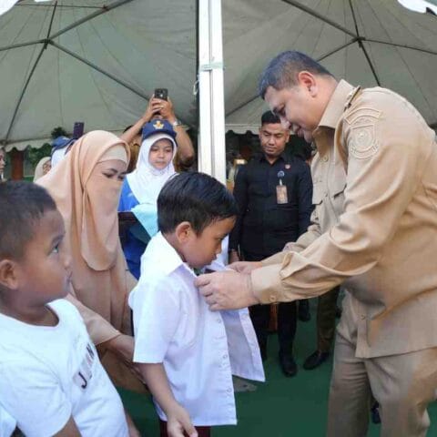 Wali Kota Munafri Tegaskan Komitmen Pendidikan Berkualitas Tanpa Beban 20 WhatsApp Image 2025 07 21 at 10.36.11 scaled 1