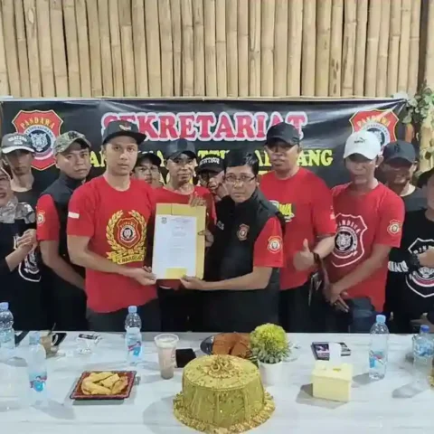 Penyerahan SK PAC Pandawa Tamalate: Langkah Awal Perkuat Organisasi di Akar Rumput