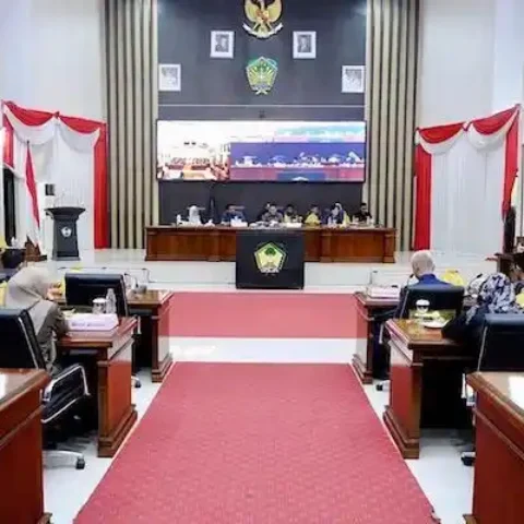 Belanja Gowa 2025 Rp 2.272 Triliun Fokus SDM dan Pemulihan Ekonomi 20 Rapat Paripurna DPRD Gowa penerimaan Nota Keuangan Perubahan APBD 2025