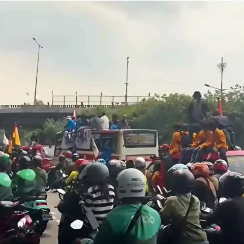 Suasana Demo Buruh 28 Agustus 2025