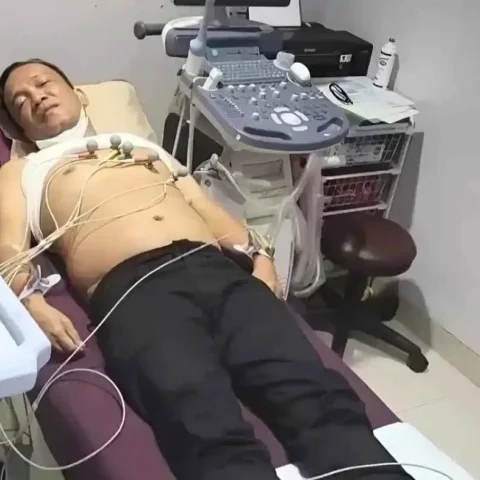 Viral Foto Immanuel Ebenezer Terbaring di Kamar Perawatan KPK Pastikan Kondisinya Sehat 15 Viral Foto Immanuel Ebenezer Terbaring di Kamar Perawatan