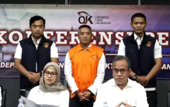 Bos Pinjol Adrian Gunadi Dirut Investree Ditangkap OJK usai Dipulangkan dari Qatar 8 Konferensi pers OJK setelah pemulangan Adrian Gunadi di Soekarno-Hatta, 26 September 2025
