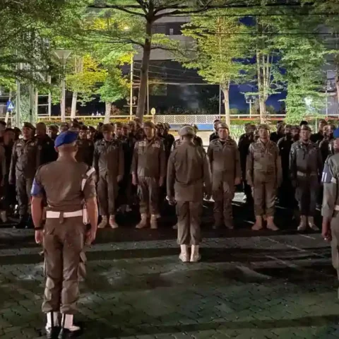 Satpol PP dan TNI Perketat Pengamanan Balaikota Makassar Pasca Kerusuhan DPRD 18 Satpol PP dan TNI Perketat Pengamanan Balaikota Makassar Pasca Kerusuhan DPRD