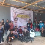 Penyerahan bibit dan buoy kepada kelompok petani Luwu Raya