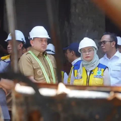 Dirjen Cipta Karya dan Wali Kota Makassar Tinjau Rencana Rekonstruksi Gedung DPRD 17 Dirjen PUPR dan Wali Kota Makassar tinjau rekonstruksi Gedung DPRD pascakebakaran
