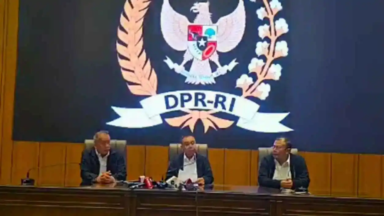 Respons TNI, Polri, DPR, dan Pemerintah atas 17+8 Tuntutan Rakyat 1 Respons TNI, Polri, DPR, dan Pemerintah atas 17+8 Tuntutan Rakyat