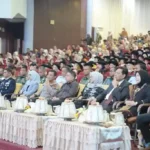 Munafri Arifuddin bersama sivitas dan alumni pada pembukaan Dies Natalis ke-69 Unhas di Baruga A. P. Pettarani, 12 September 2025