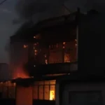 Rumah warga hangus di Kandea 3 Makassar akibat tawuran Rabu 24 09 2025