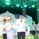 Ribuan Jamaah Padati Masjid Raya Makassar pada Peringatan Maulid Nabi Muhammad SAW 2 Maulid Akbar Pesisir Jadi Agenda Tahunan Pemkot Makassar, Ribuan Warga Padati Dermaga Paotere