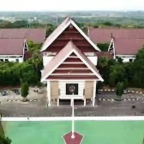 Serapan Belanja Pemprov Sulsel 52.7 Persen hingga September, Proyek Tanpa DP Digenjot 17 Kantor Gubernur Sulawesi Selatan tampak depan sebagai ilustrasi pemberitaan realisasi belanja daerah 2025.