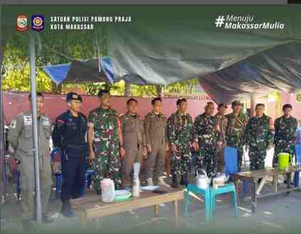 Satpol PP Makassar Terus Gelar Posko Pengamanan di Wilayah Tinumbu dan Kandea Lembo 1 Personel Satpol PP Makassar berjaga di Posko Pengamanan wilayah Tinumbu dan perbatasan Kandea Lembo, Kecamatan Tallo, sebagai upaya menjaga ketertiban dan ketenteraman masyarakat, Rabu (01/09/2025).