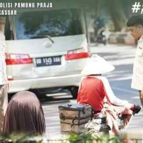 Satpol PP BKO Dinas Sosial Tertibkan Gepeng di Jalan Veteran Selatan 8 Satpol PP BKO Dinas Sosial Tertibkan Gepeng di Jalan Veteran Selatan