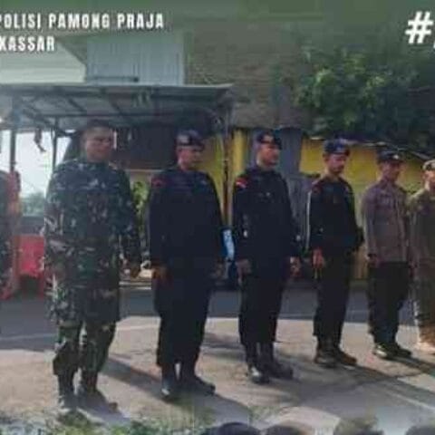 Hari ke-13, Satpol PP Makassar Bersama TNI–Polri Terus Laksanakan Posko Pengamanan di Kecamatan Tallo 9 Hari ke-13, Satpol PP Makassar Bersama TNI–Polri Terus Laksanakan Posko Pengamanan di Kecamatan Tallo