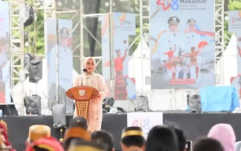 Fatmawati Rusdi menyampaikan sambutan pada HUT ke 418 Kota Makassar 2025 di Lapangan Karebosi