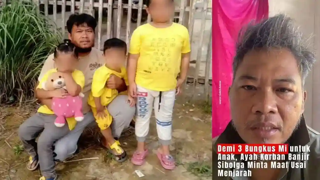 Ayah korban banjir Sibolga berfoto bersama tiga anaknya mengenakan pakaian kuning di depan pagar rumah.