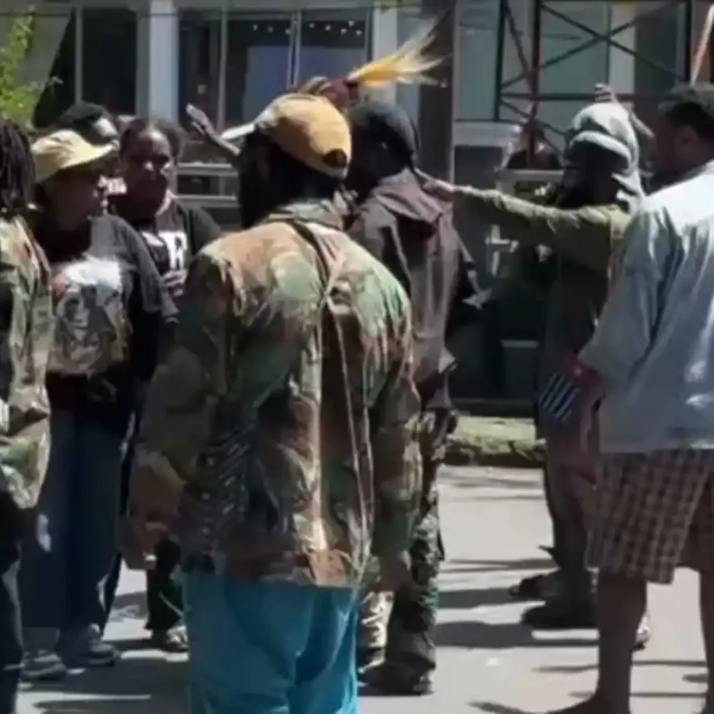 Demo Mahasiswa Papua di Makassar Ricuh Polisi Dilempari Batu