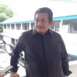 Azwar Rasmin, Ketua Komisi C DPRD Kota Makassar, memberikan pernyataan usai rapat pembahasan kemacetan dengan Dinas Perhubungan di Kantor Perumnas, Rabu, 22 Oktober 2025