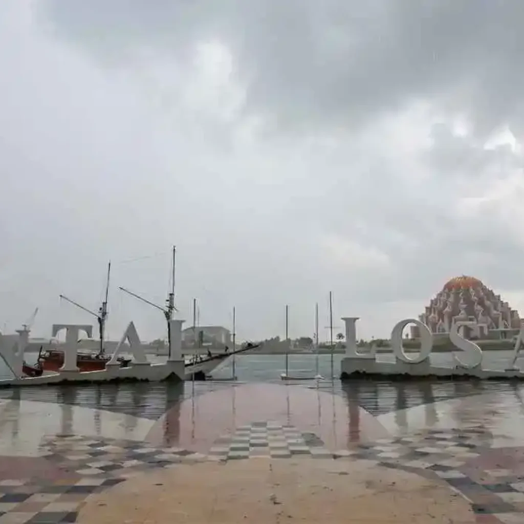 Prakiraan Cuaca Makassar 30 Desember 2025, Hujan hingga Sore