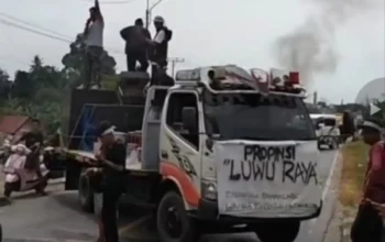 Aksi Wija To Luwu Tutup Jalan di Sejumlah Titik Desak Pemekaran Provinsi Luwu Raya