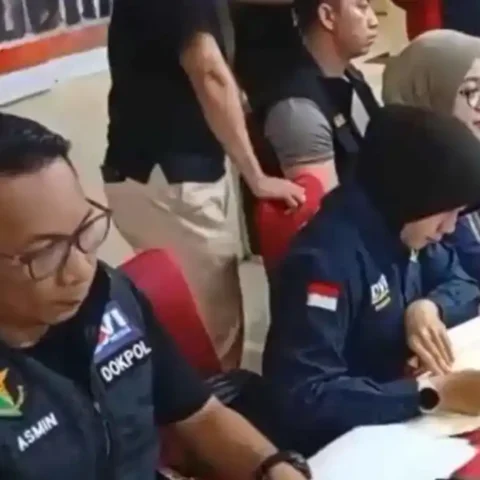 DVI Polda Sulsel Ambil Sampel DNA 3 Keluarga Korban ATR 42-500 Bulusaraung