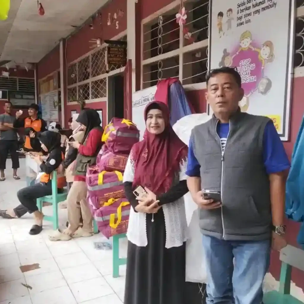 SDN Paccerakkang Jadi Tempat Pengungsian Banjir, Camat Biringkanaya Tinjau Posko