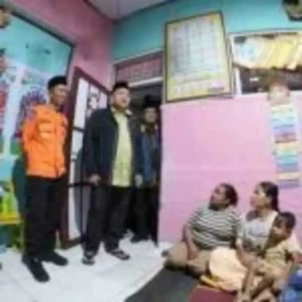 Appi Tinjau Pengungsian Banjir di SDN Paccerakkang Pukul 22.35 Wita, 229 Jiwa Tercatat Mengungsi