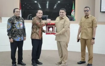 Dirjen Kemendagri Agus Fatoni ke Balai Kota Makassar