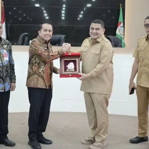 Dirjen Kemendagri Agus Fatoni ke Balai Kota Makassar