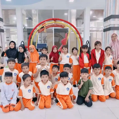 Kunjungan Edukatif SD Inpres Layang Bertingkat ke Perpustakaan Sulsel dan PP-IPTEK