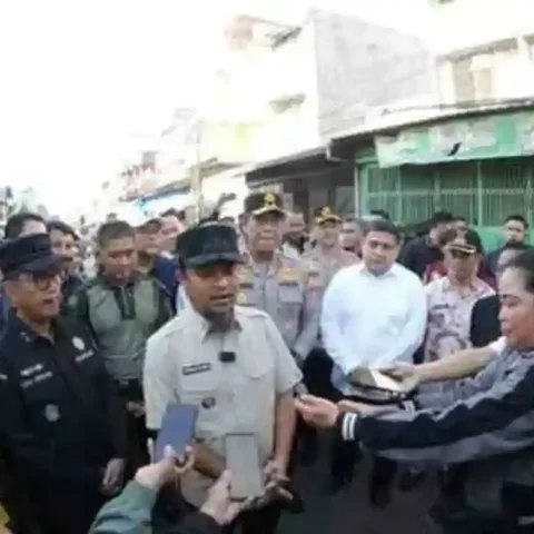 Pantau Pasar Terong Munafri dan Andi Sudirman